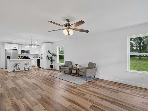 3rd image of 584 E Main St