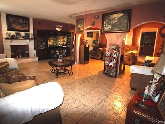3rd image of 12183 Deerwood Ln