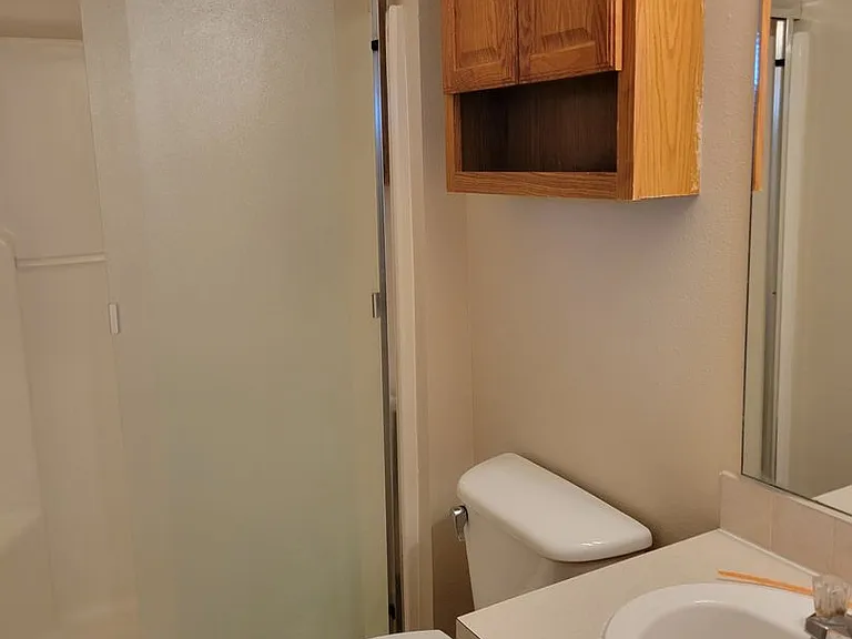 412 Alexander St NE — Photo 20