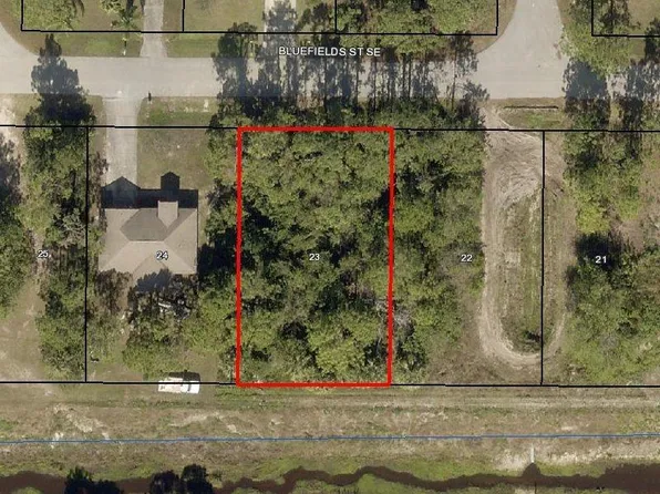 470 Bluefields St SE, Palm Bay, FL 32909