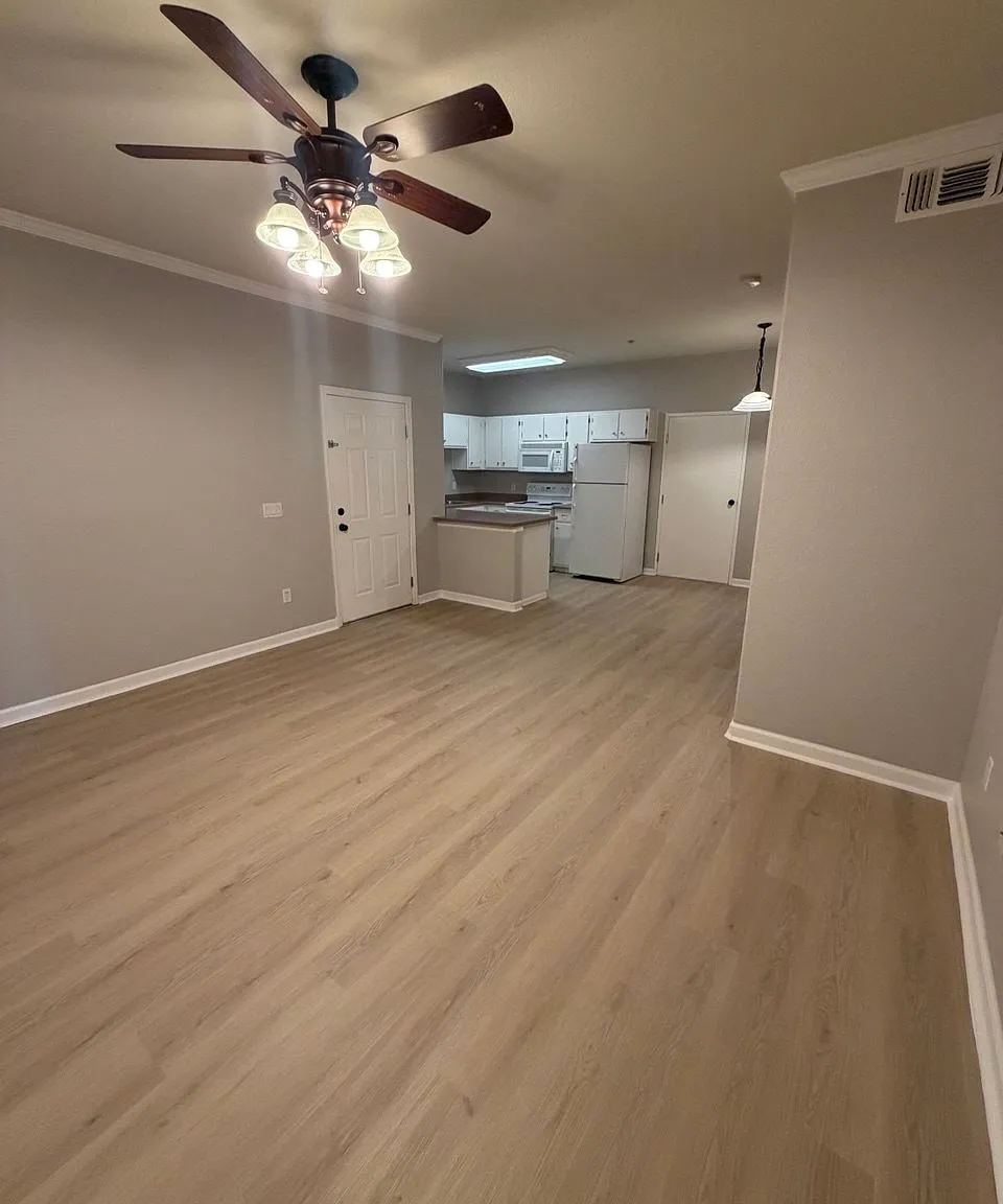 1 bed, 758 sqft, $1,900 — Photo 4