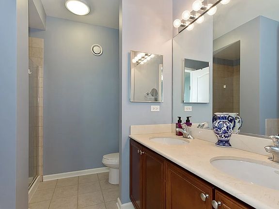 5th image of 125 S Jefferson St #1704