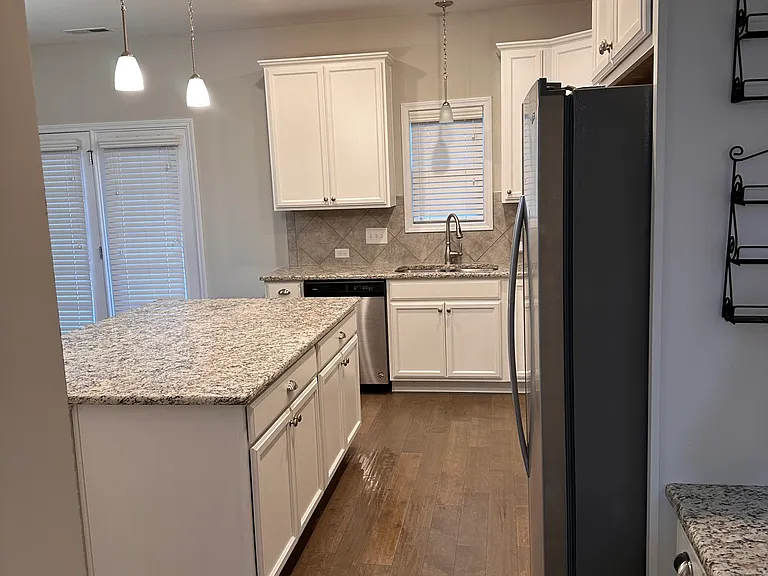 325 Gadson Dr — Photo 6