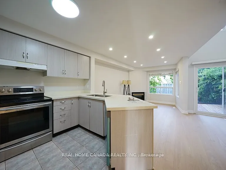 1240 Westview Ter #17 — Photo 5