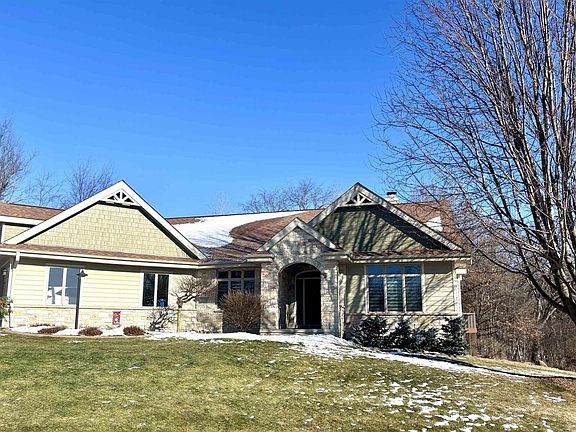 3rd image of 4539 Deering Trail