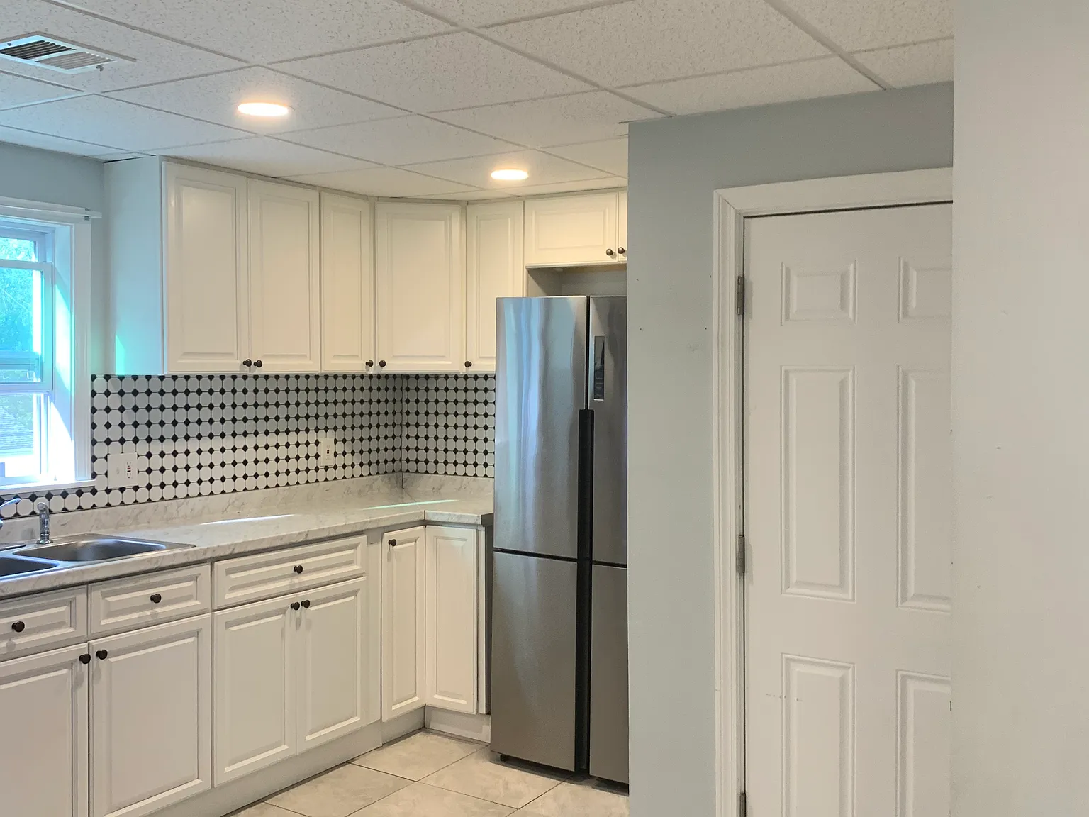 3 bed, 1100 sqft, $2,600 — Photo 1