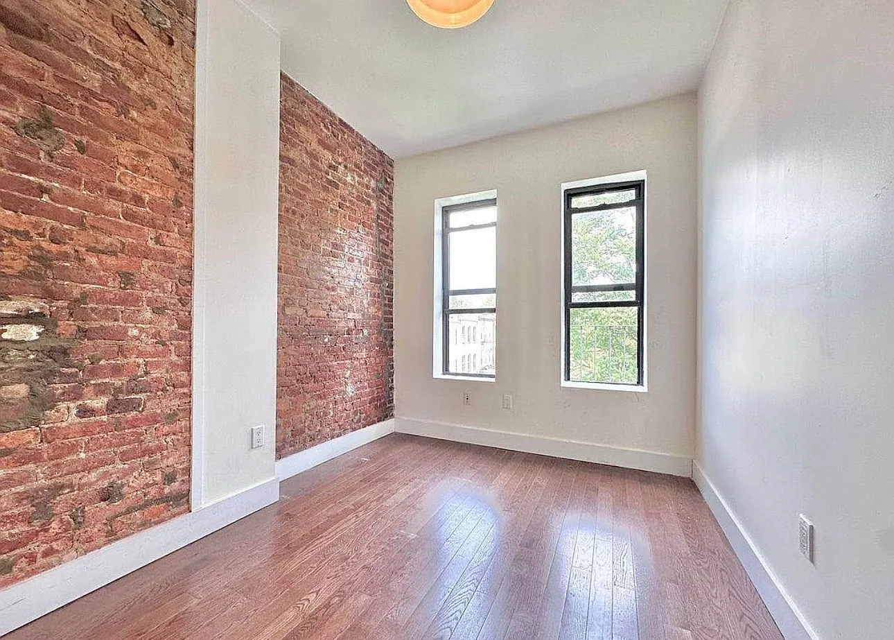 3 bed, $1,450 — Photo 1