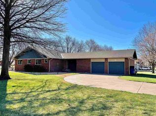 401 E Nancy St, Clearwater, KS 67026
