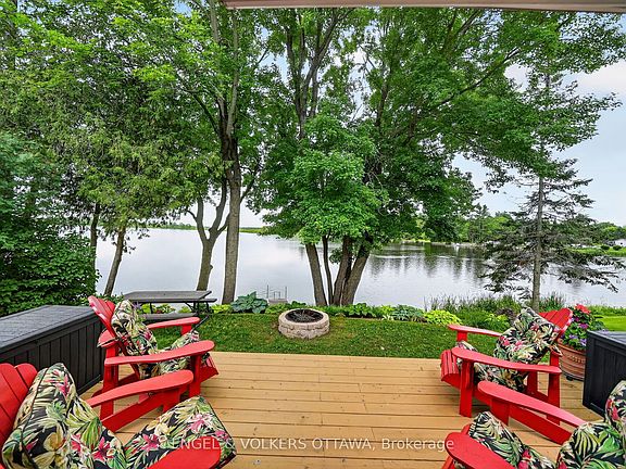 2nd image of 131 Bay St