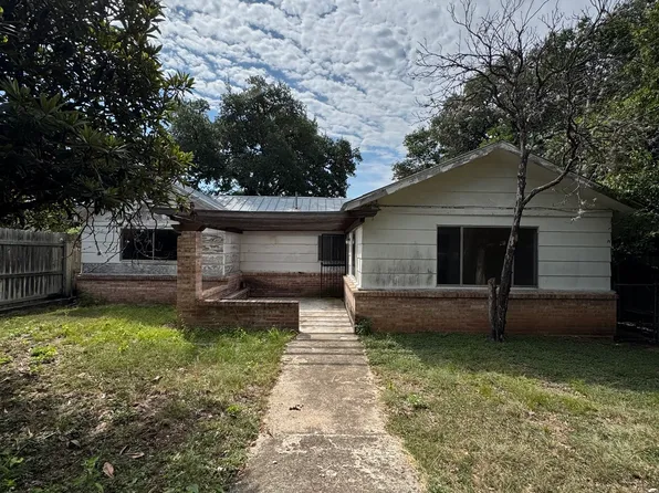 510 Cypress, Bandera, TX 78003