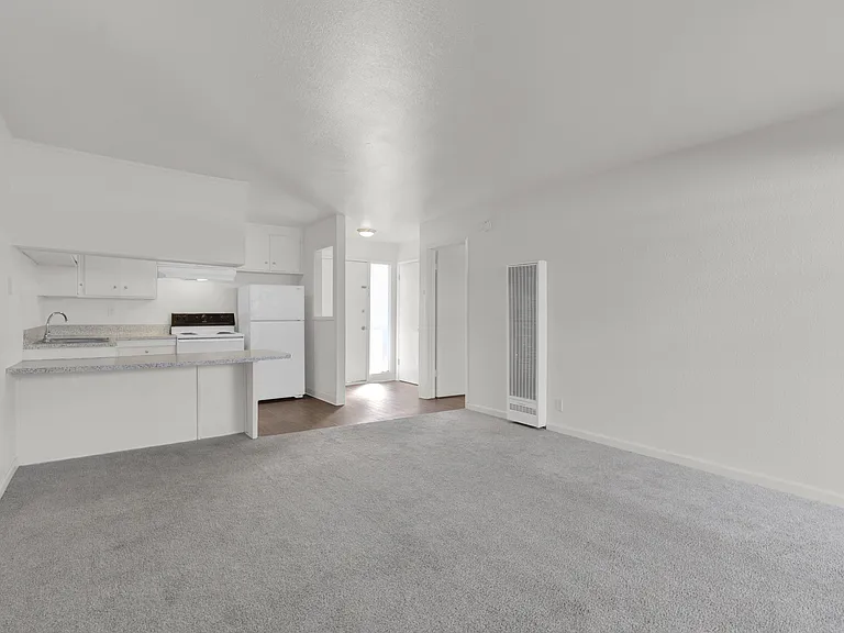 Carmichael Apartments — Photo 5