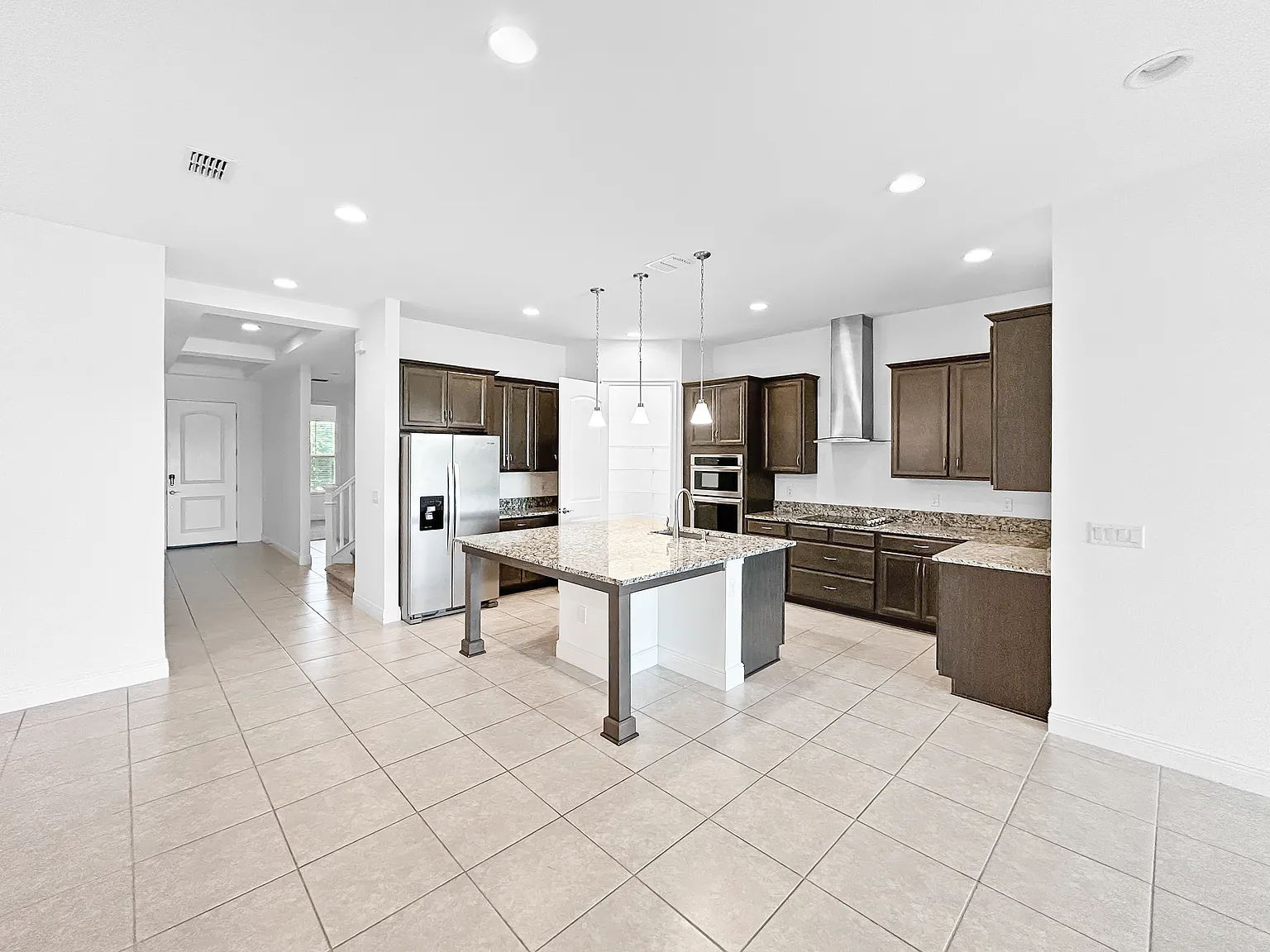 5 bed, 3367 sqft, $5,000 — Photo 4