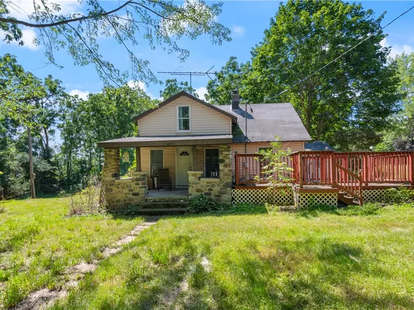 369 Bloom Rd, Newark, NY 14513