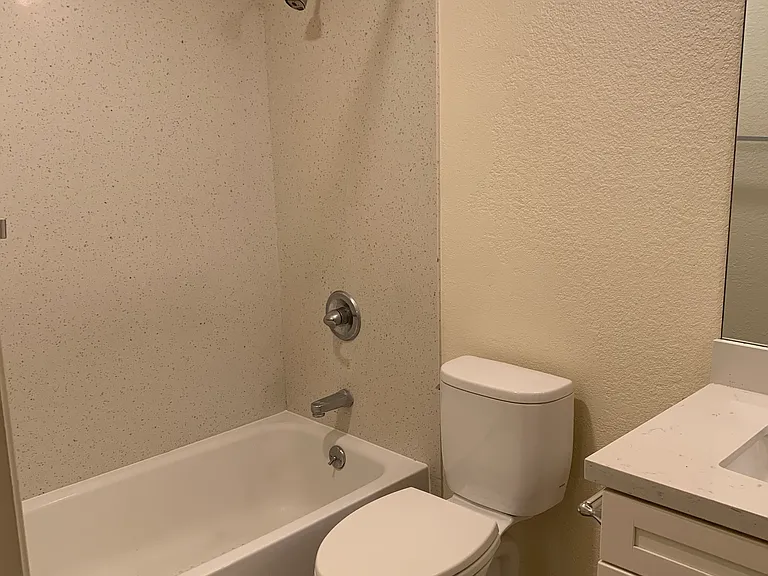 8120 Pine Oaks Ct — Photo 5