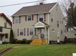 2033 E 8th St, Duluth, MN 55812