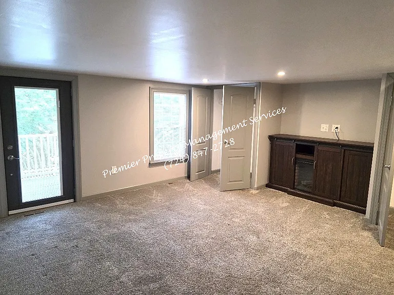1119 Riverside Dr #2 — Photo 2