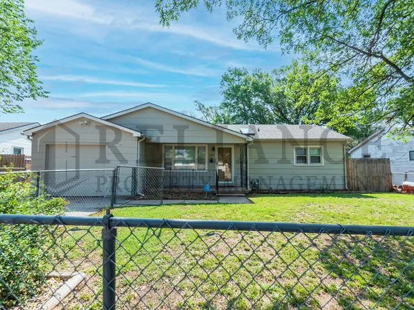 2322 S Vine St, Wichita, KS 67213