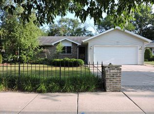 2405 35th St, Kenosha, WI 53140