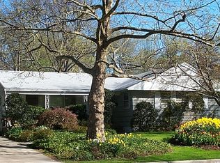 99 Grace Ave, Great Neck, NY 11021