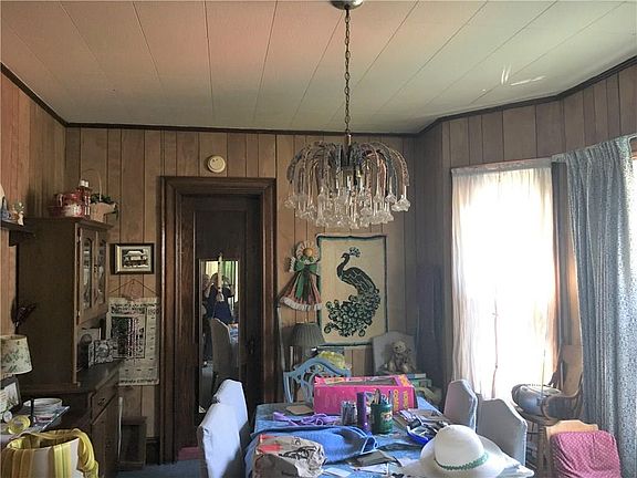 3rd image of 1015 Prendergast Ave