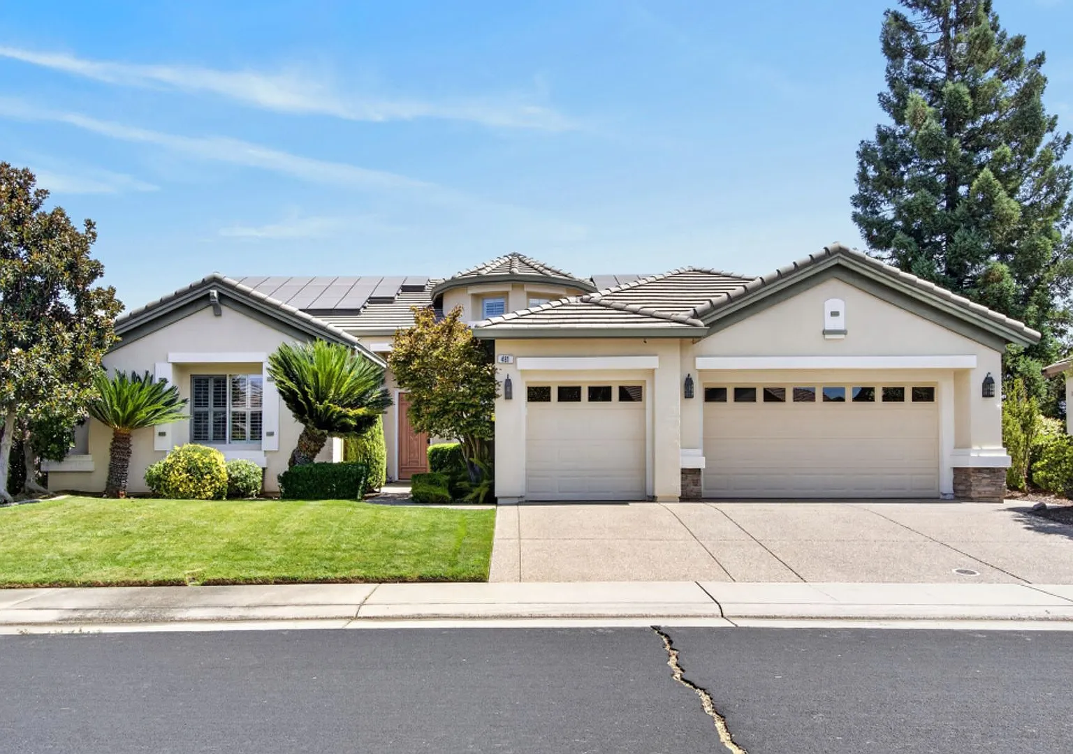 Stunning Lincoln Hills Home In Sun City Del Webb — Photo 1
