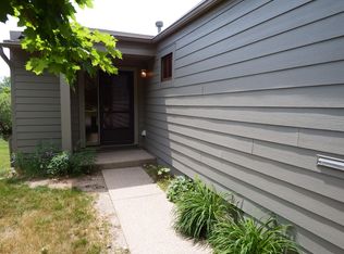 679 Watersedge Dr, Ann Arbor, MI