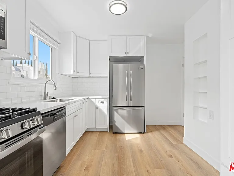 1754 Malcolm Ave #1 — Photo 6