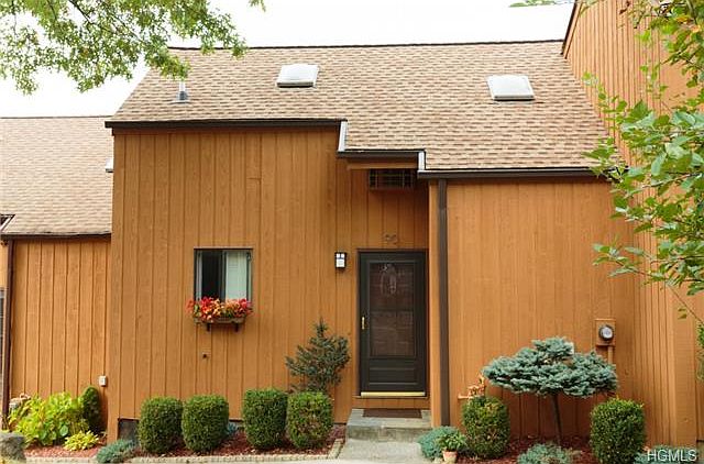 1st image of 90 Amber Dr