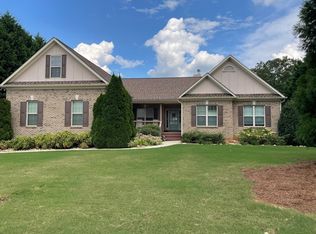 519 Huntleigh Dr, Winder, GA 30680
