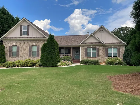 519 Huntleigh Dr, Winder, GA 30680