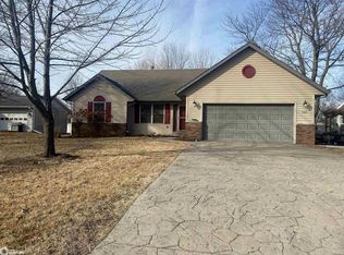 702 S 8th Street Cir, Fairfield, IA 52556