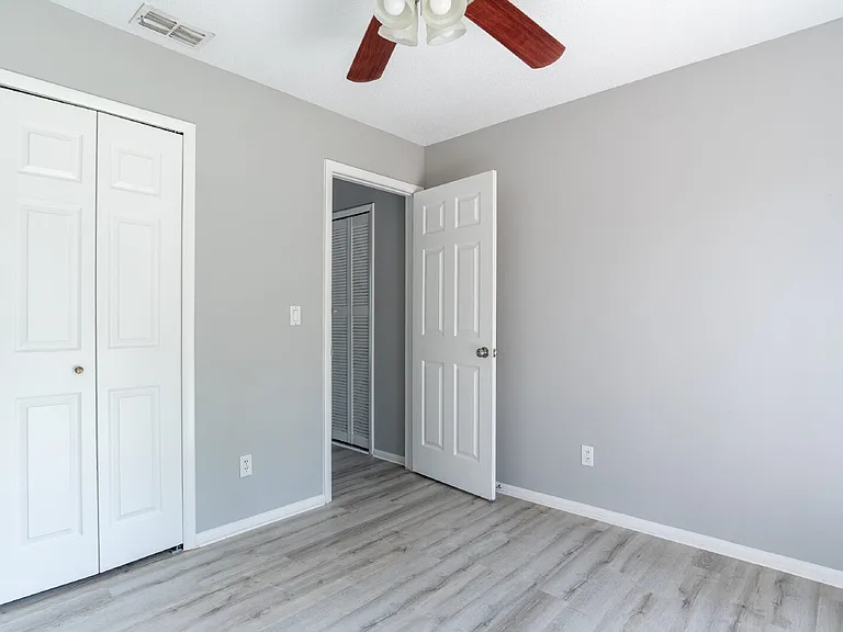 110 Riverraft Ct — Photo 19