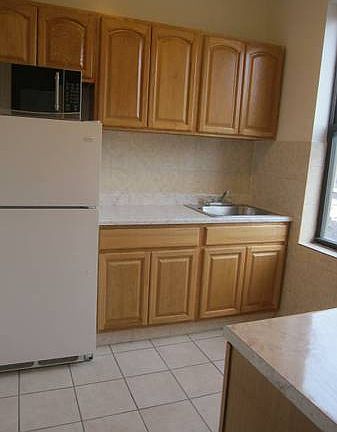 3rd image of 2436 41st St APT 11