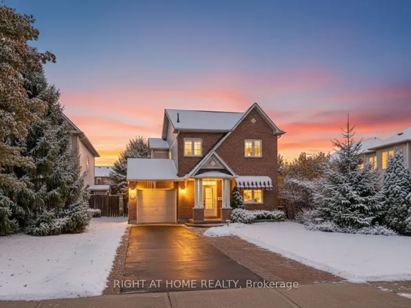 160 Grassy Plains Dr, Ottawa, ON K2M 2S1