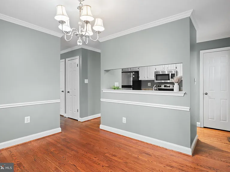 101 Roberts Ct — Photo 13