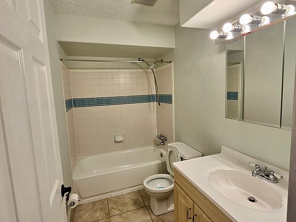 5th image of 6006 Indrio Rd #B8