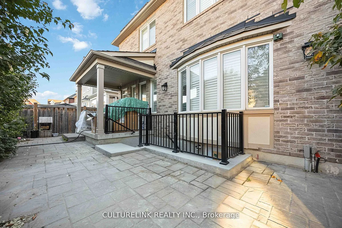 Building Photo - 358 Cornell Centre Blvd #BASEMENT