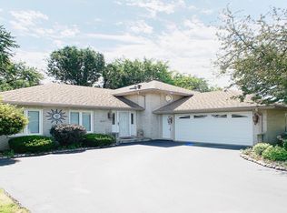 18427 Willow Ln, Lansing, IL