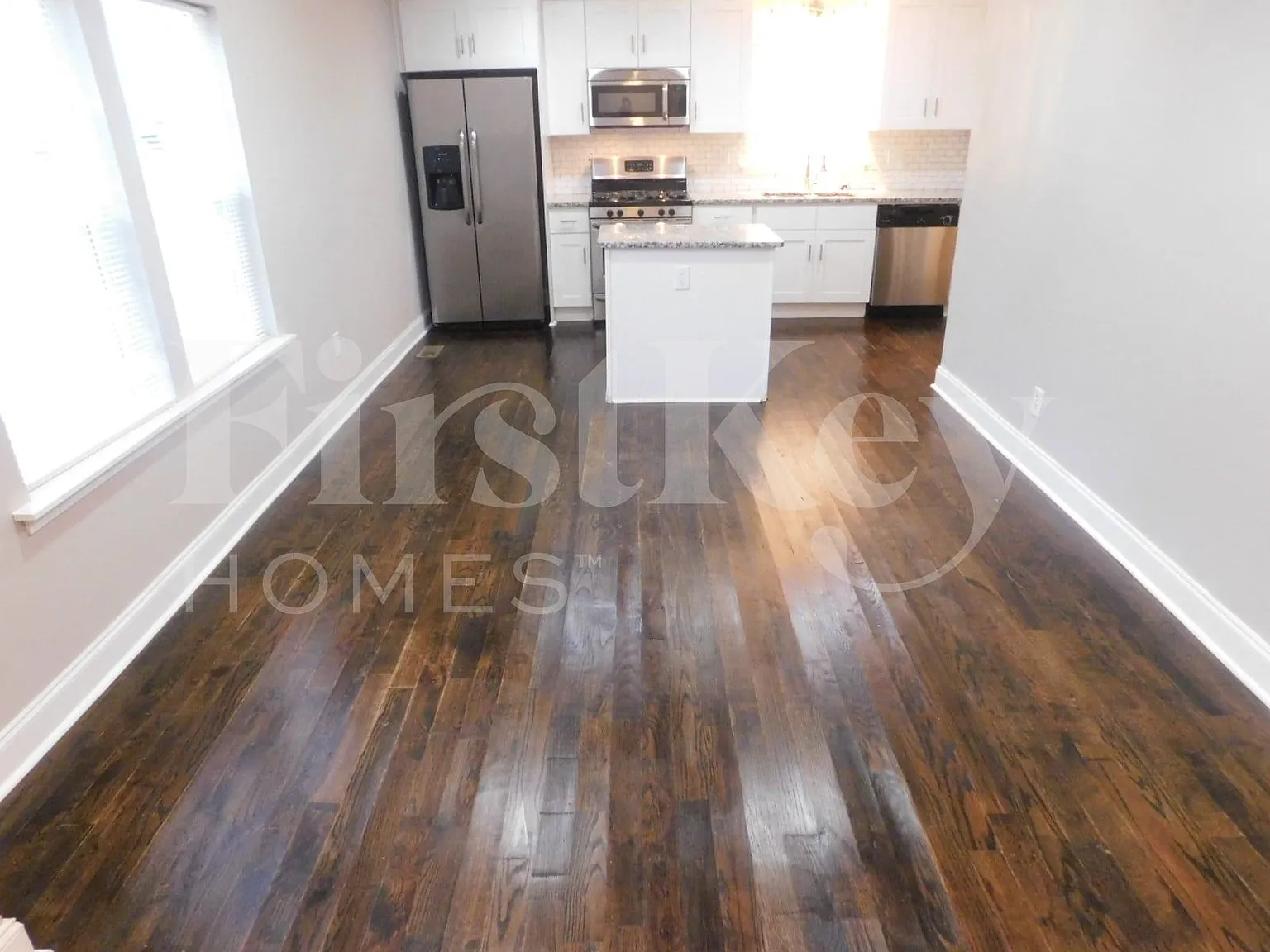 3 bed, 1.5 bath, 1201 sqft, $2,010 — Photo 3