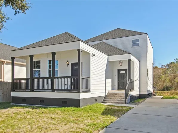 424 Cougar Dr, Arabi, LA 70032