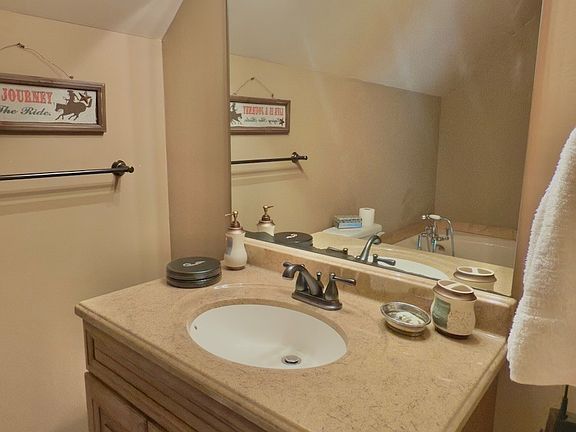 36th image of 161 Fowler Rd