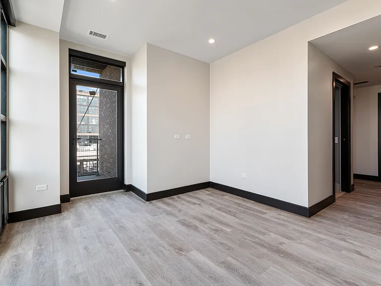 1123 W Randolph St #401 — Photo 10