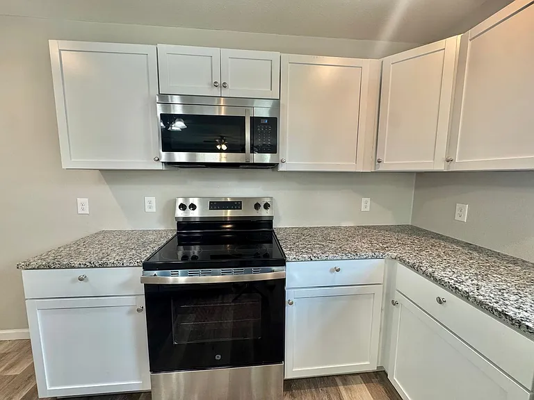 1007 N Quincy Ave — Photo 7