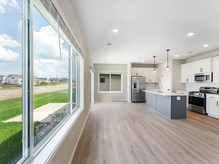 Acclaim of Woodbury Modern Living, Thoughtfully Designed — Photo 11
