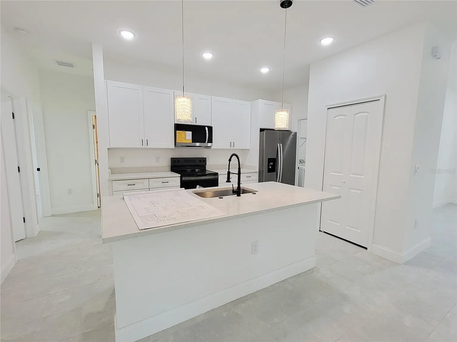 4 bed, 2.5 bath, 1681 sqft, $2,195 — Photo 3