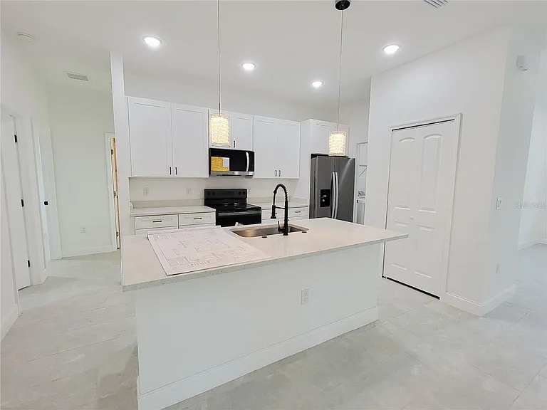 415 Tonklin Rd SW — Photo 3