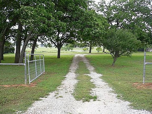 2nd image of 2960 County Road 3791
