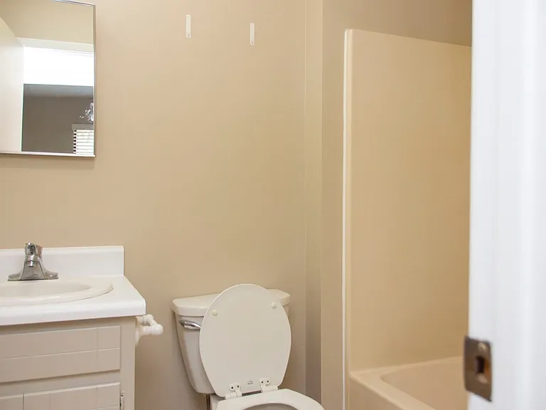 809 Bishop Cir — Photo 27