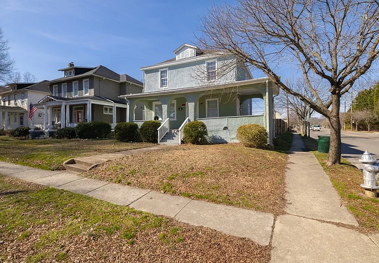 2922 Noble Ave #A — Photo 11