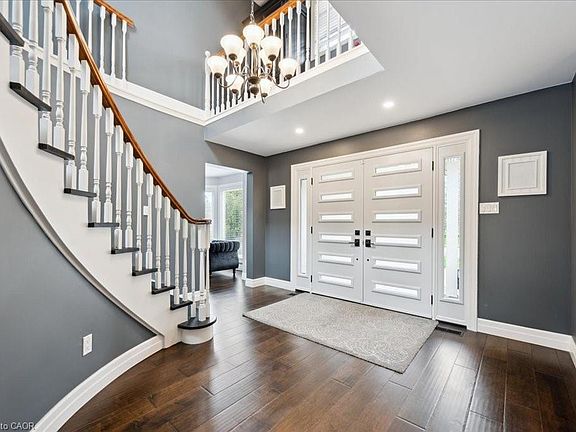 4th image of 9 Kortright Rd E